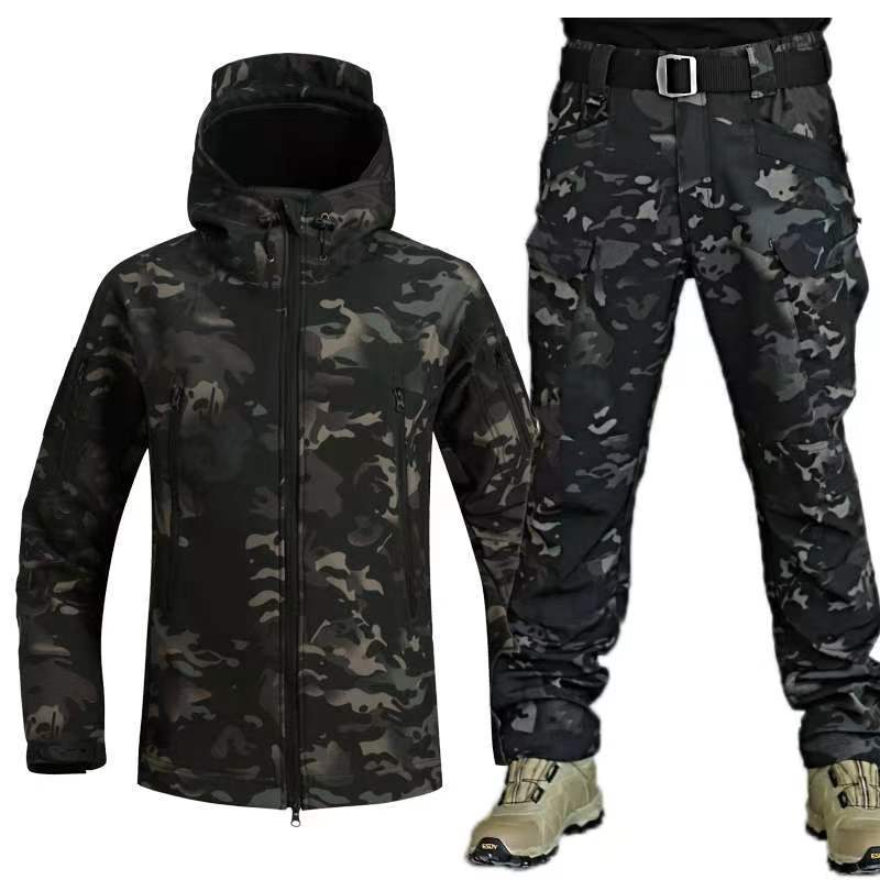 Tactical Shark Skin Cold-Weather Camouflage Suit with Fleece Lining for Autumn and Winter